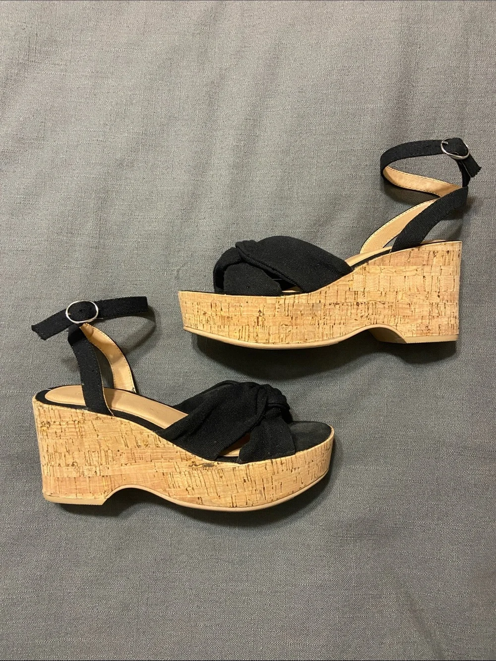 Universal thread Mellie sz 7 black ankle Strap cork wedge shoes
